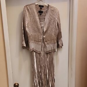 R&M Richards Textured 2piece Gold/Beige Dress